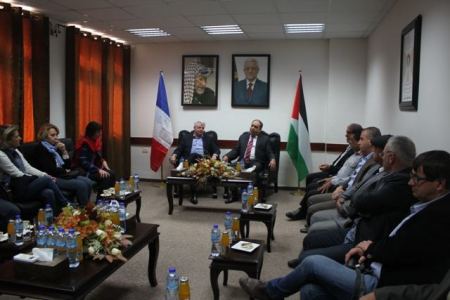 محافظ جنين يلتقي رئيس إقليم لوار أتلنتيك الفرنسية التوأمة مع بلدية مرج بن عامر 